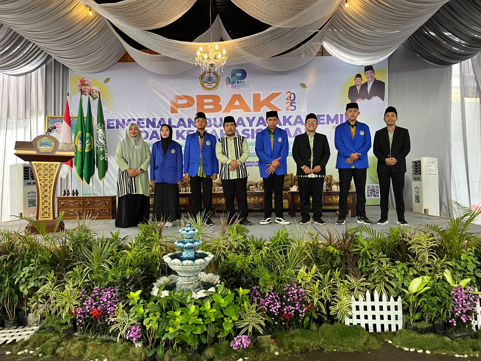 Penyematan Almamater PBAK 2025 UNZAH: Simbol Sakral Bergabungnya Mahasiswa Baru dalam Keluarga Besar Kampus