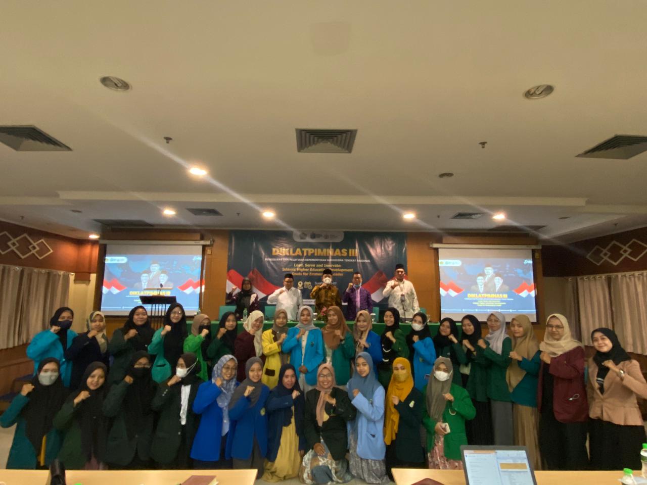 Presiden Mahasiswa UNZAH Ikuti Diklatpimnas III di Surabaya