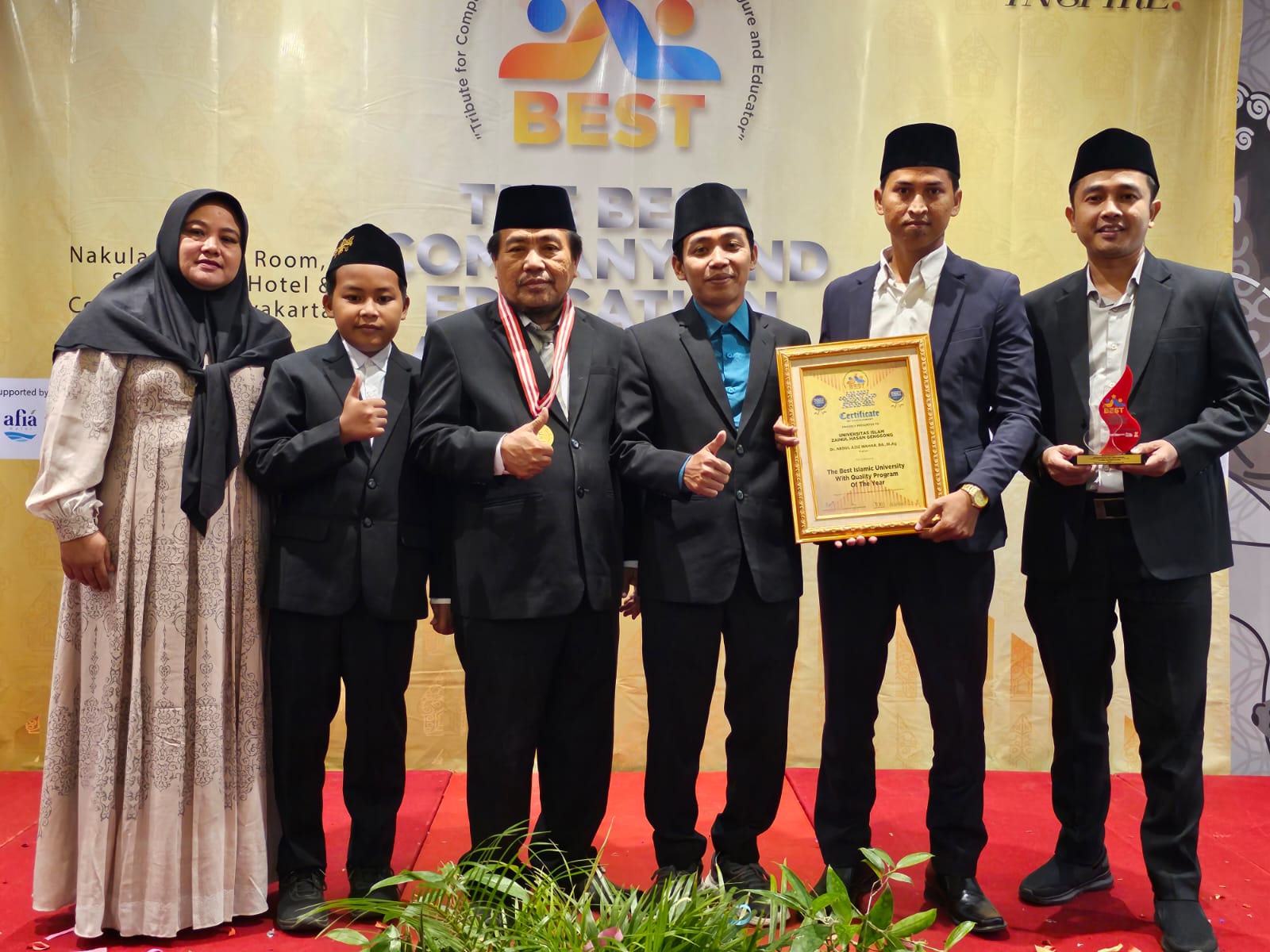UNZAH dan Dua Lembaga Hafshawaty Raih Penghargaan The Best Company And Education Award 2023 Di Yogyakarta