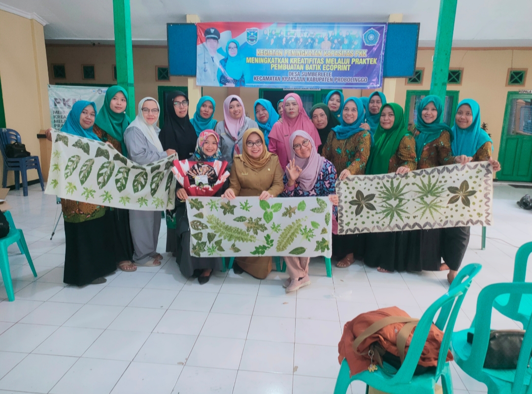 Tumbuhkan Jiwa Kreativitas dan Wirausaha, Mahasiswa Beserta Dosen Ilmu Seni dan Arsitektur Islam UNZAH Genggong Gelar Pelatihan Pembuatan Batik