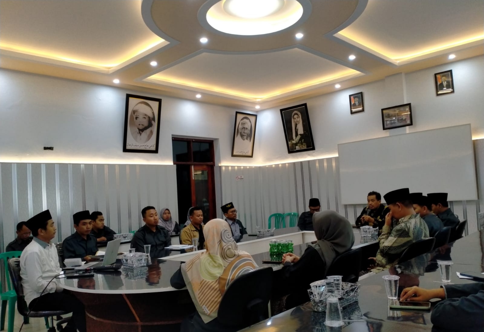 Pemantapan Kualitas Pendidikan: Rektor UNZAH Genggong, Dr. Abdul Aziz Wahab, Pimpin Rapat Persiapan Visitasi S2 Pendidikan Agama Islam