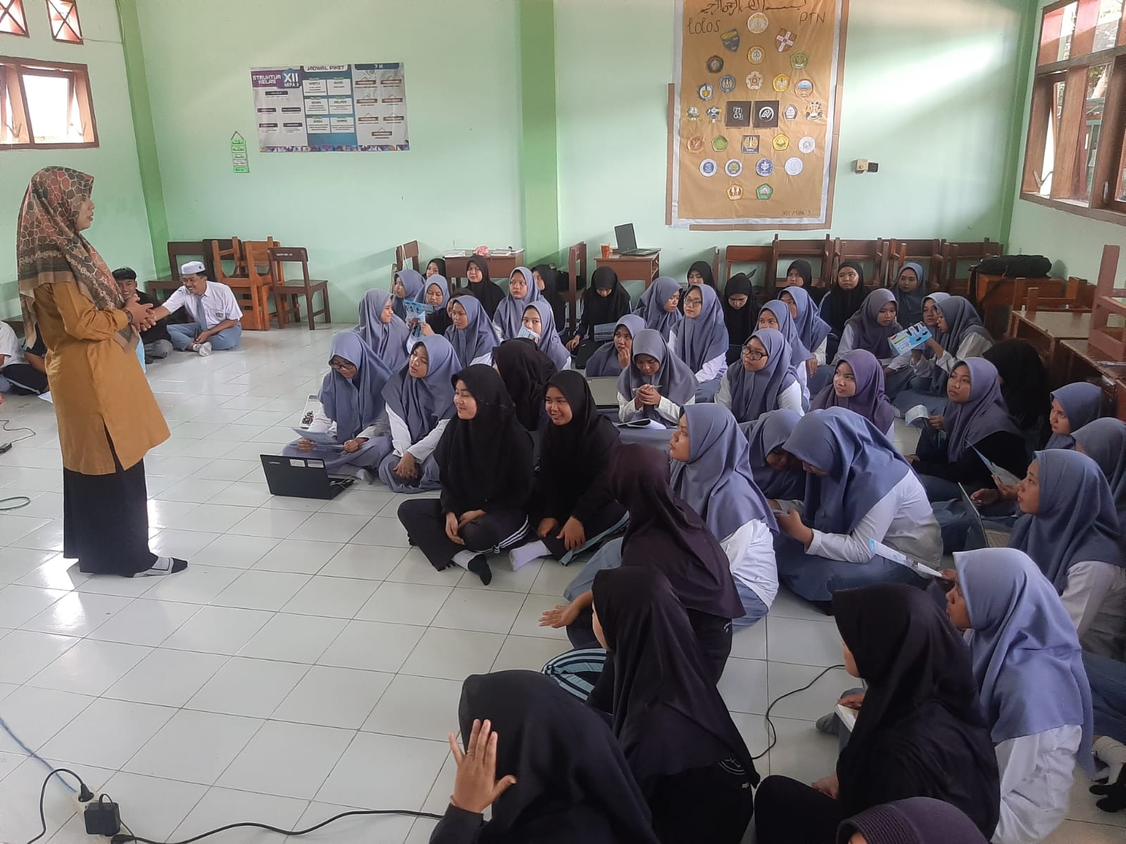 Kunjungan Tim Sosialisasi Panitia PMB UNZAH ke Berbagai Sekolah di Wilayah Kabupaten Probolinggo